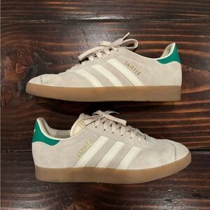 Women’s Adidas Gazelles Size 6.5